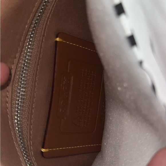 Soho Flap Bag In Signature Jacquard - Picture 4 of 9